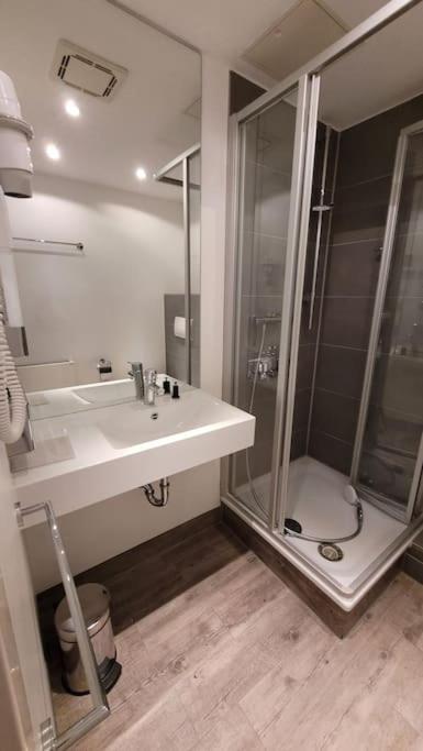 Nice Apartment In Modern Center Of Duesseldorf Esterno foto